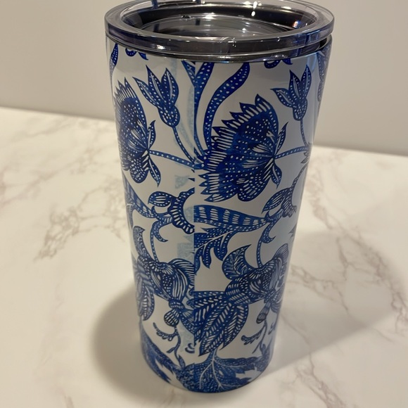 Tumbler cup, 20 oz, Blue and White Batik Floral Pattern - Picture 3 of 7